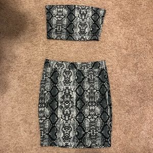 SHEIN Snake Print Bandeau & Slim Fitted Skirt Set